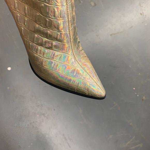 Women’s Knee High Pointed Toe Boots in Gold Holographic Faux Leather Croc Effect - Picture 9 of 12